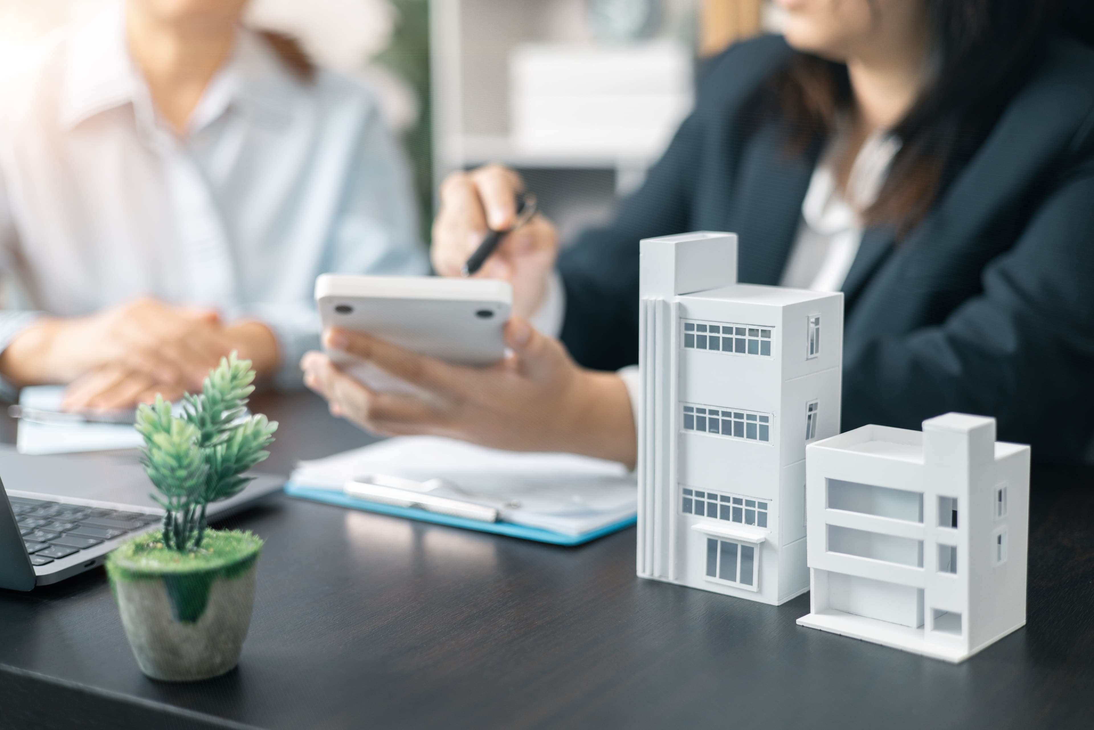 Commercial Property Claims: Protecting Business Owners’ Rights with Gulf Coast Insurance Lawyer image related
